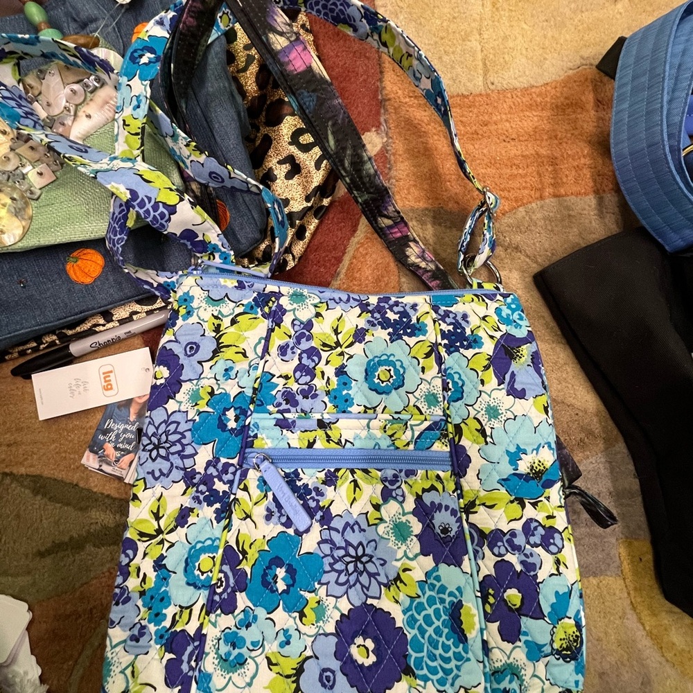 NWOT Vera Bradley Blueberry Blooms Quilted Crossbody